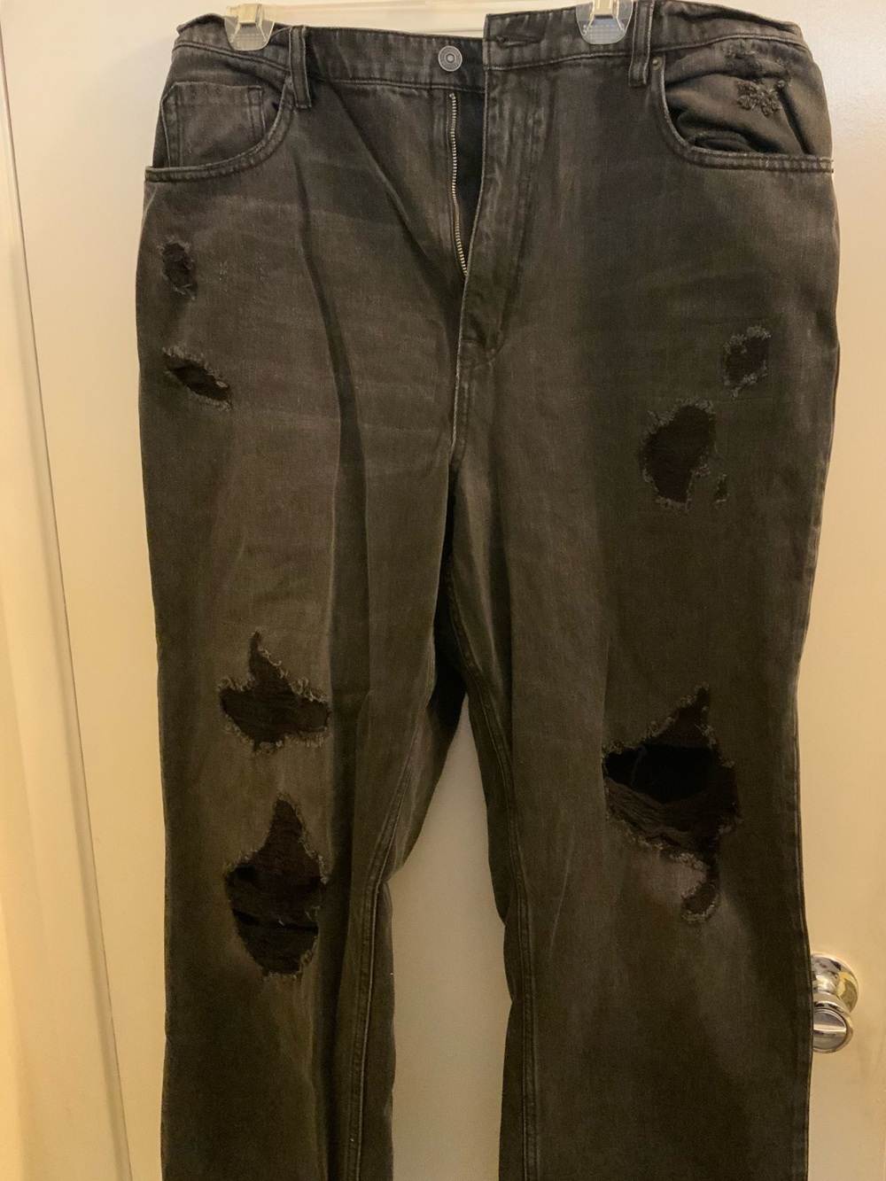 Free People Women's Distressed Black Boyfriend Jeans